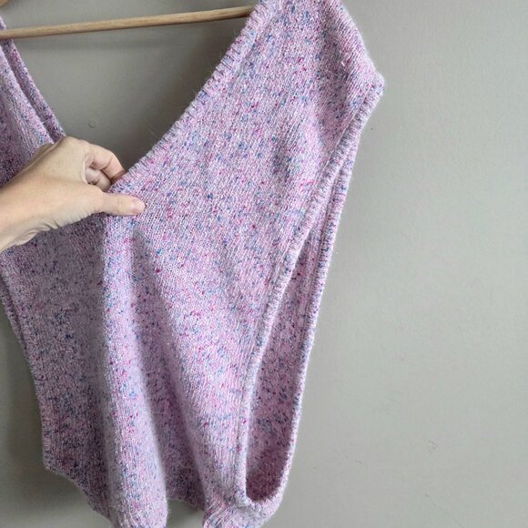 Sophies choice pink V neck knitted vest with openings on the sides. - Picture 4 of 7